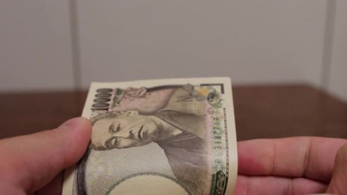 100,000日元日本货币