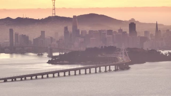 加利福尼亚州旧金山湾日落: 奥克兰的景色