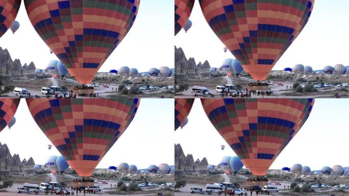 热气球飞越壮观的卡帕多西亚。热气球飞越壮观的卡帕多西亚。