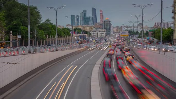 暮光之城莫斯科现代城市交通街隧道桥全景4k延时俄罗斯