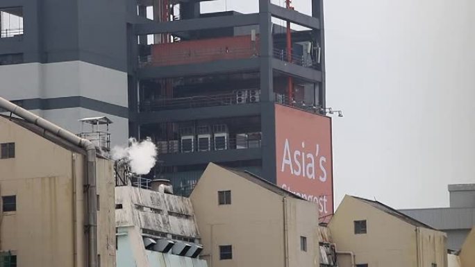 城市工厂管道对气流空气污染的慢动作