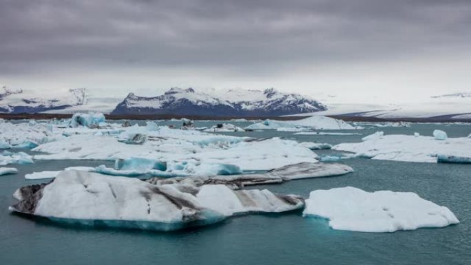 冰岛，Jokulsarlon泻湖，美丽的寒冷景观4k冰岛冰川泻湖湾的延时。4K Timelaspe