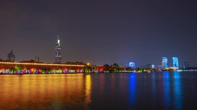 夜间照明南京城墙著名湖滨公园著名摩天大楼延时全景4k中国