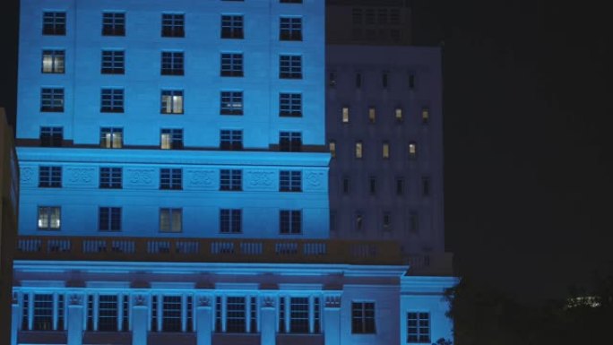 夜晚霓虹蓝色迈阿密法院大楼被枪杀