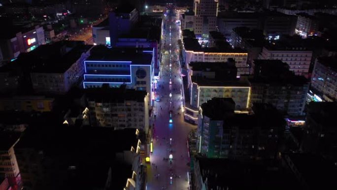 青岛市夜间照明著名步行街空中全景4k中国