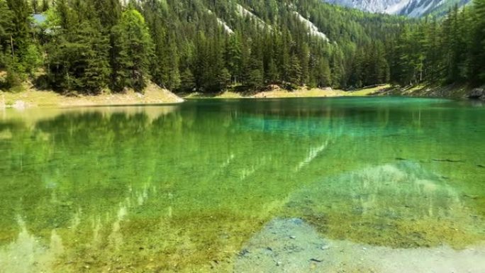 奥地利绿色湖倒影湖水湖泊