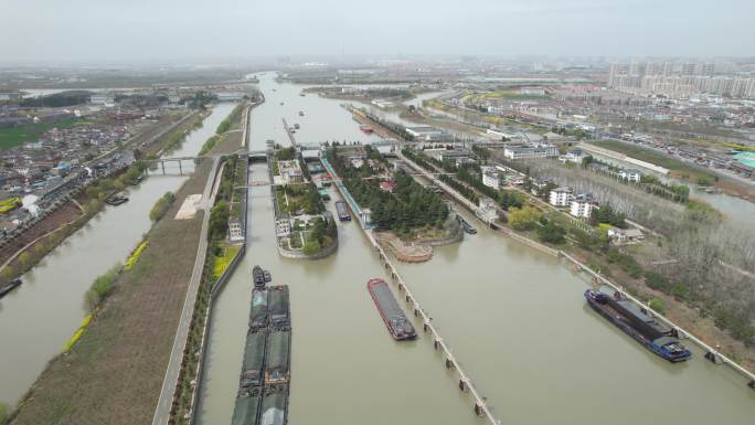 航拍淮安市京杭大运河船闸