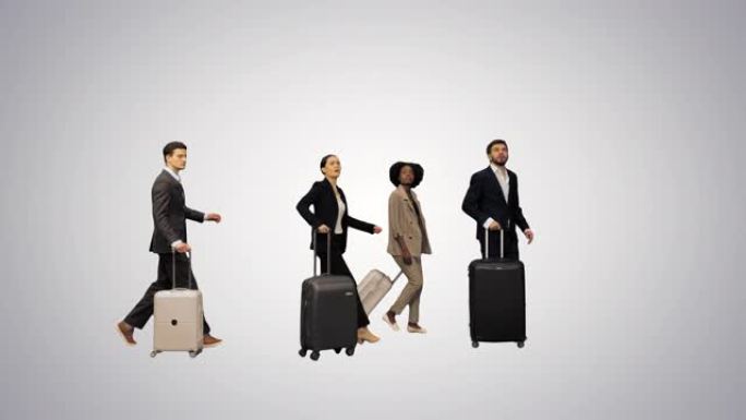四位不同的商务人士，行李托运信息板在渐变背景下迟到火车或飞机
