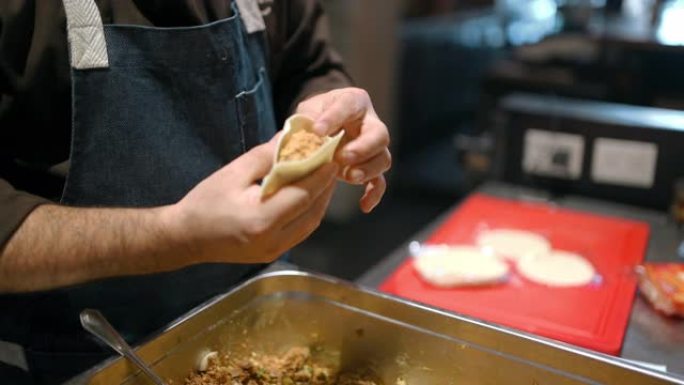 烹饪准备肉馅卷饼