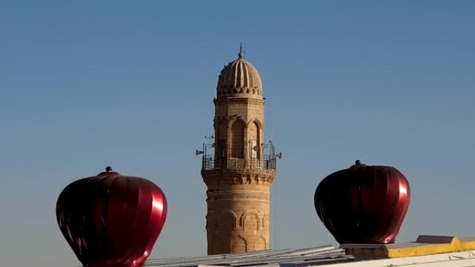 乌鲁·卡米 (Ulu Cami)，也被称为带有单尖塔的马尔丁大清真寺，土耳其马尔丁