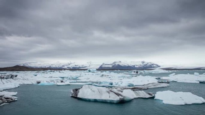 冰岛，Jokulsarlon泻湖，美丽的寒冷景观4k冰岛冰川泻湖湾的延时。4K Timelaspe