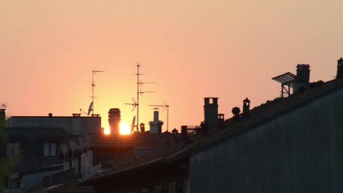 屋顶上的日落城市风光地标建筑