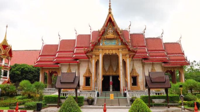 查龙寺是泰国普吉岛最重要的寺庙。