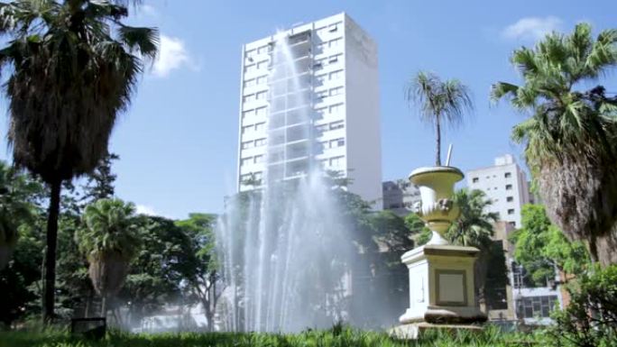 喷泉位于巴西圣保罗ribeir ã o Preto市中心的pra ç a XV de Novembr