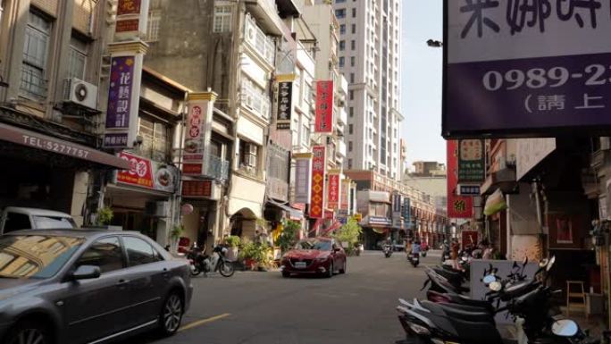 台湾新竹市城隍庙附近的街景