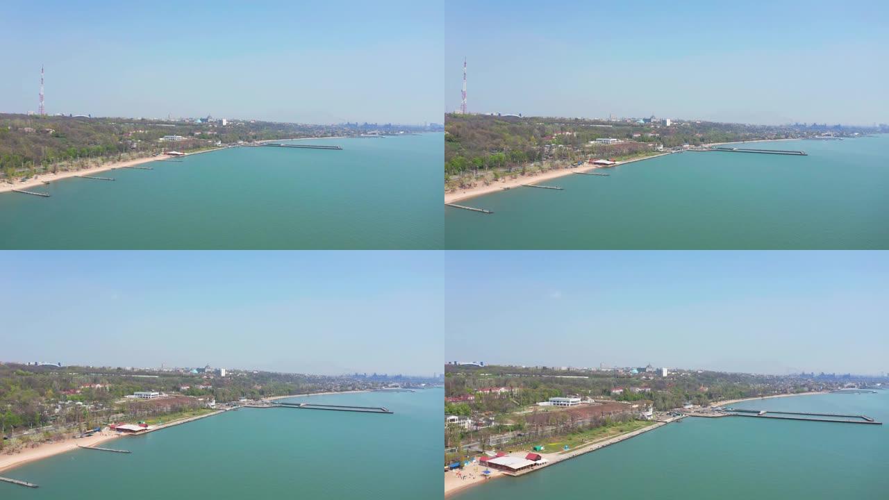 海岸线鸟瞰图。乌克兰亚速海马里乌波尔海