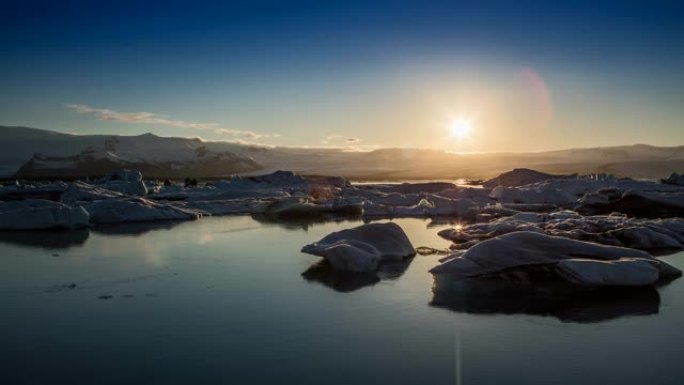 冰岛，Jokulsarlon泻湖，美丽的寒冷景观4k冰岛冰川泻湖湾的延时。4K Timelaspe