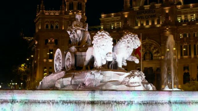 马德里夜晚的西贝莱斯喷泉广场