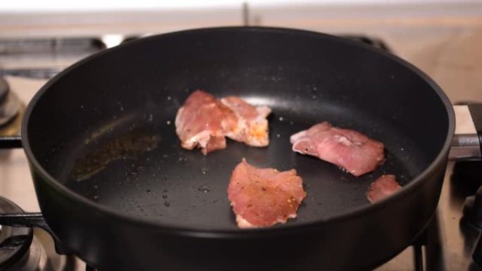 平底锅炒猪肉