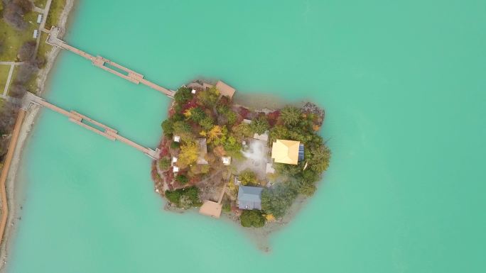 蓝宝石 湖水 纯净 巴松措 扎西岛错高湖