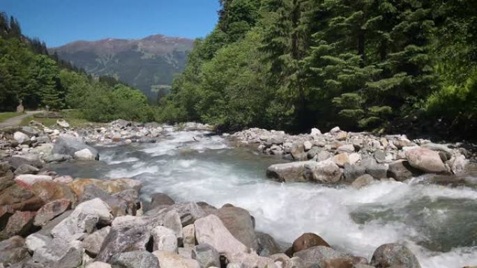 高山溪流森林海氧吧瀑布溪流水