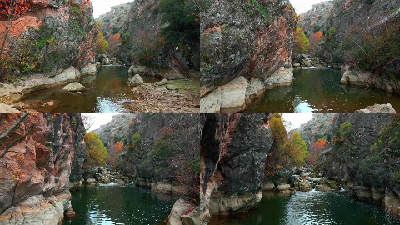 秋天的峡谷险峻野外流水