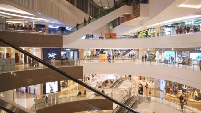 青岛市著名的市中心购物中心主中庭拥挤大厅慢动作全景4k中国