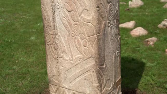 来自古代的门希尔方尖碑铭文