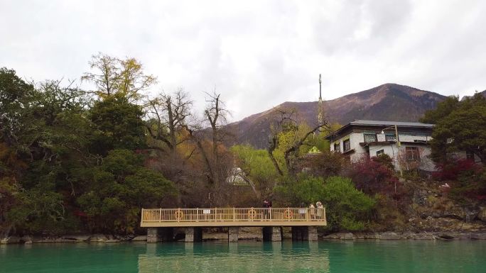 西藏西藏林芝林芝巴松措景区湖水巴松错景区