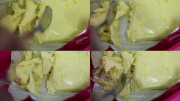 黄油切成炒鸡蛋