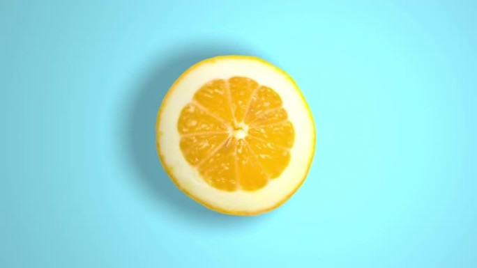 橙色在蓝色背景上的阳光下旋转。