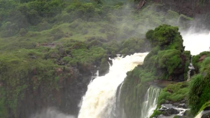 拉丁美洲美丽的伊瓜苏瀑布。