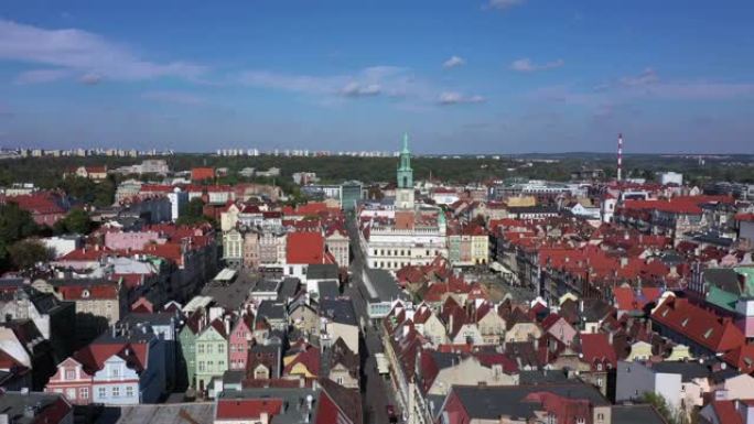 波兰波兹南老城与市政厅鸟瞰图