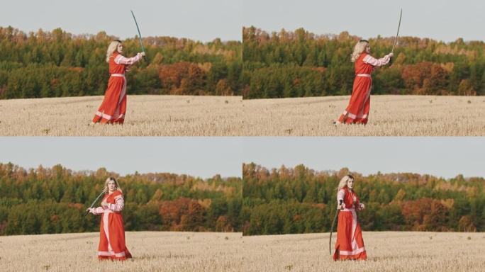身穿红色衣服的女子站在赛场上，用弯剑击剑
