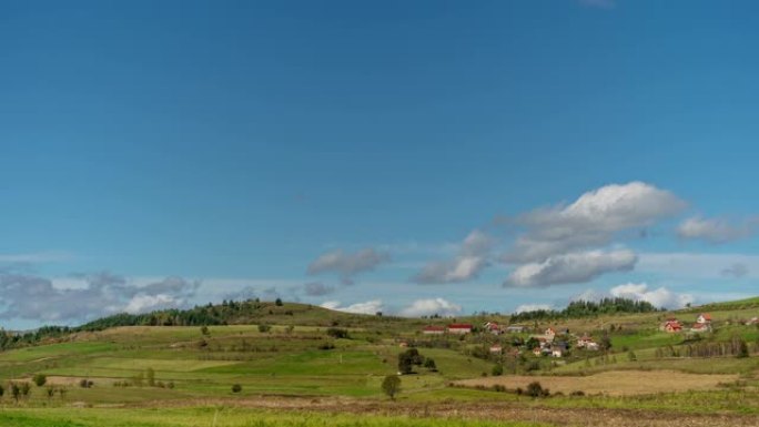 Zlatar上的一个山村，山上的云雾和4 k分辨率时间流逝。