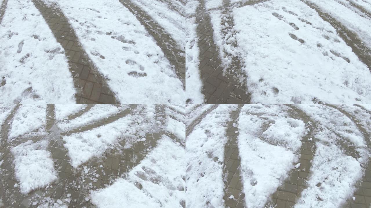 雪中汽车的痕迹