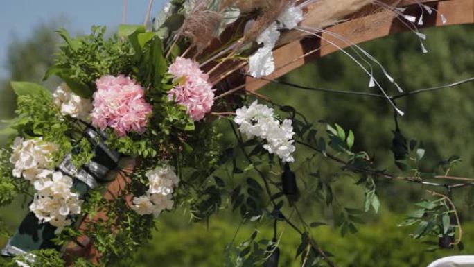 婚礼装饰用鲜花装饰结婚登记地点