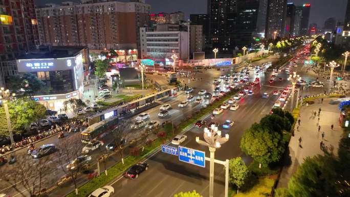 航拍昆明北京路夜景车流