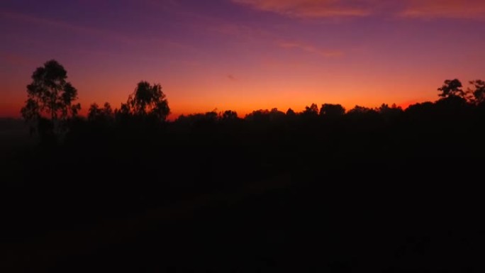 东非乌干达美丽的日出。