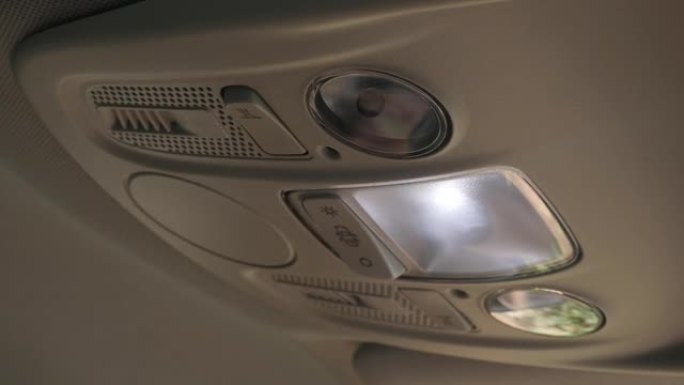 汽车中央吸顶灯供电慢镜头视频