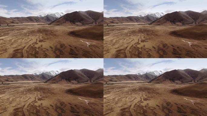 新西兰被雪山包围的黄色草原谷，《指环王》中洛汗的电影外景