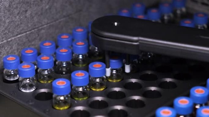 高效液相色谱自动取样器。医学样本的测试。