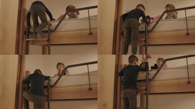 兄妹在双层床上的儿童房玩耍
