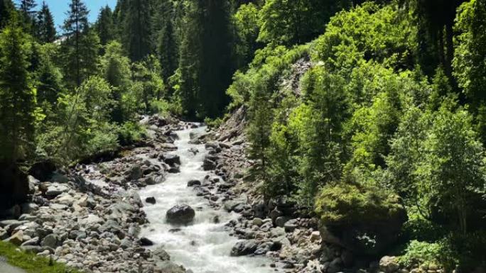 高山溪流森林海氧吧瀑布溪流水