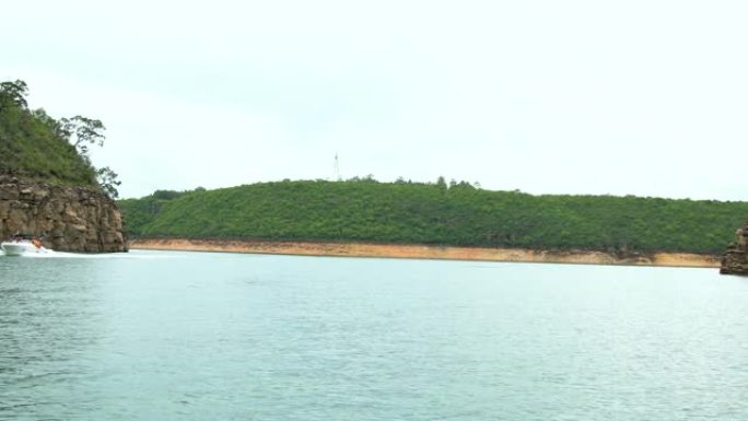 在弗纳斯湖划船，首都MG巴西