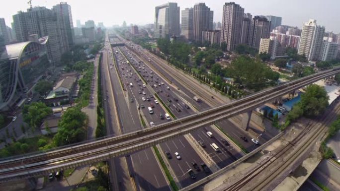 北京中国2019 5月空中天际线拍摄北京高速公路日间交通摩天大楼