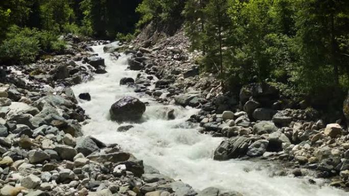 高山溪流流水溪流岩石