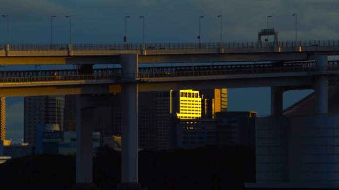 日落时的东京湾/彩虹桥