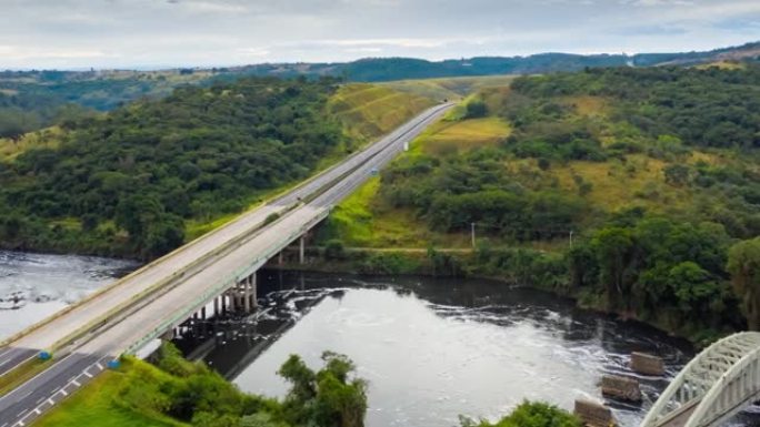 Tiete河上的桥梁，巴西圣保罗国际电联的高速公路