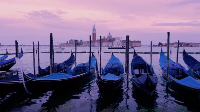 镜头-吊船停泊在意大利威尼斯运河